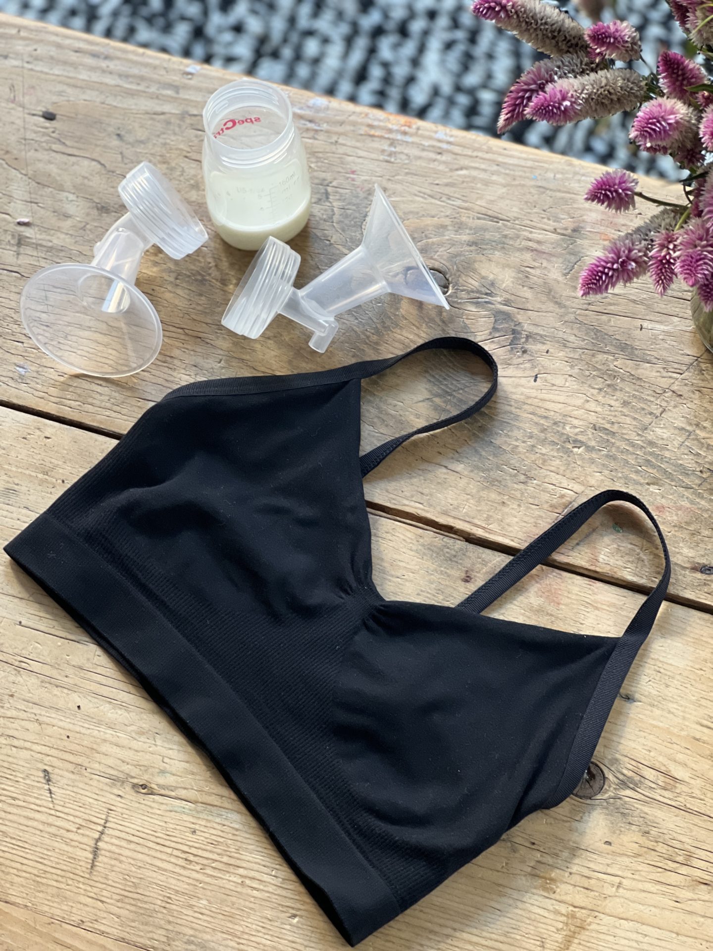 pumping bra and breast pump accessories