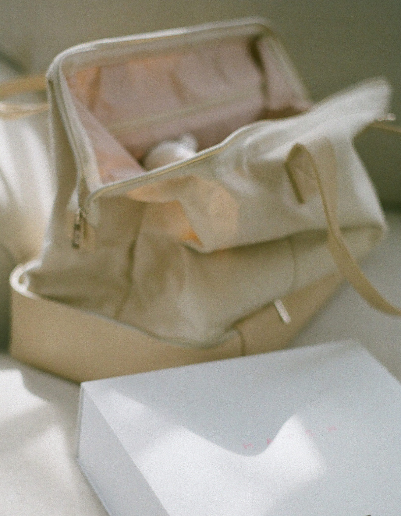 The Minimalist's Guide to Packing Your Hospital Bag Babe by Hatch